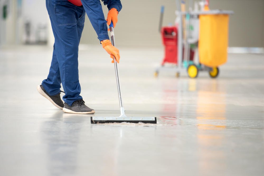 Wie professionelle Reinigung das Image Ihres Unternehmens stärkt, Kunden anzieht und die Mitarbeitermoral fördert.